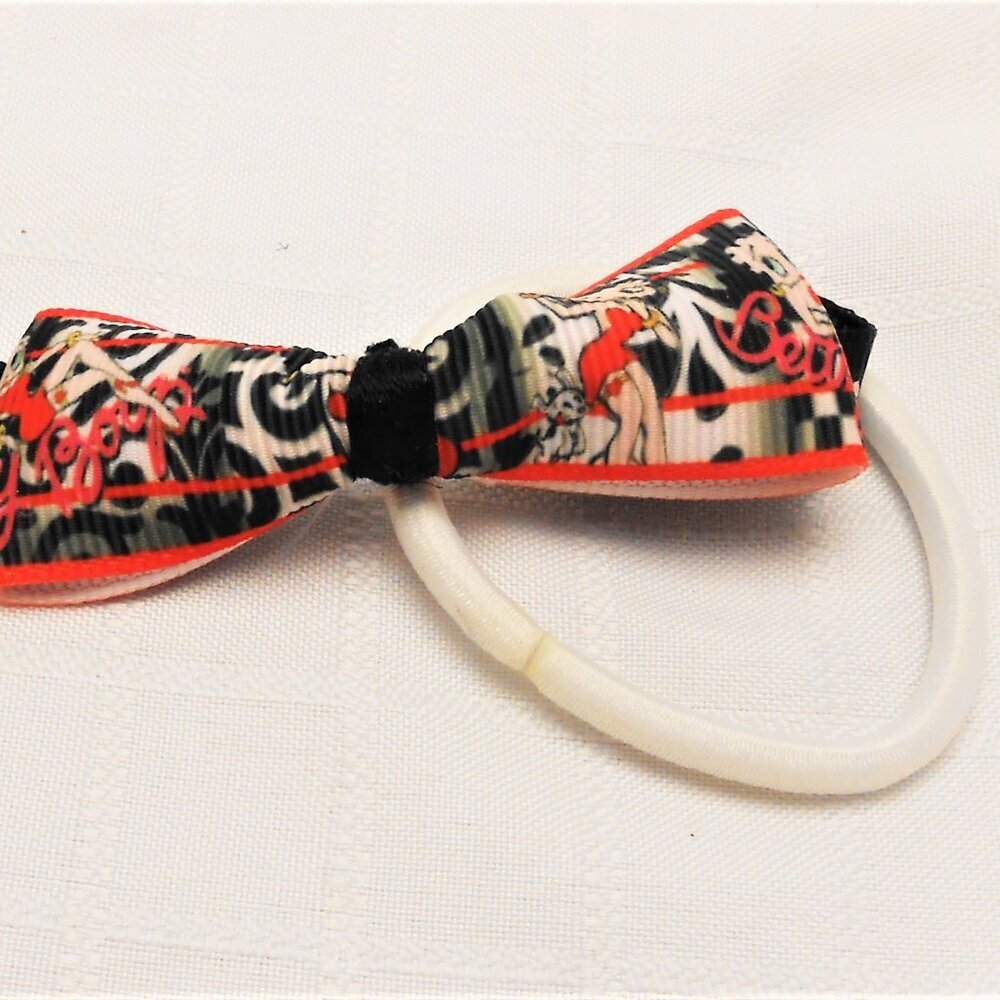 No9-10: Two (2) bows on interchangeable rings for hairpins with Betty Boop